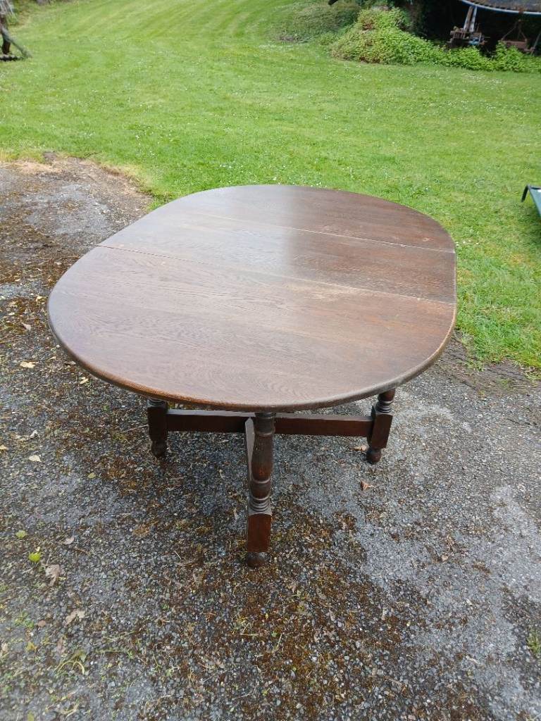 Drop leaf table