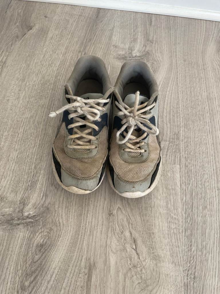 Shaq trainers kids size 3