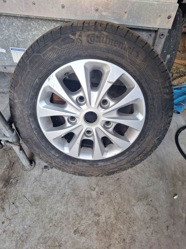 Transit custom alloy and tyre