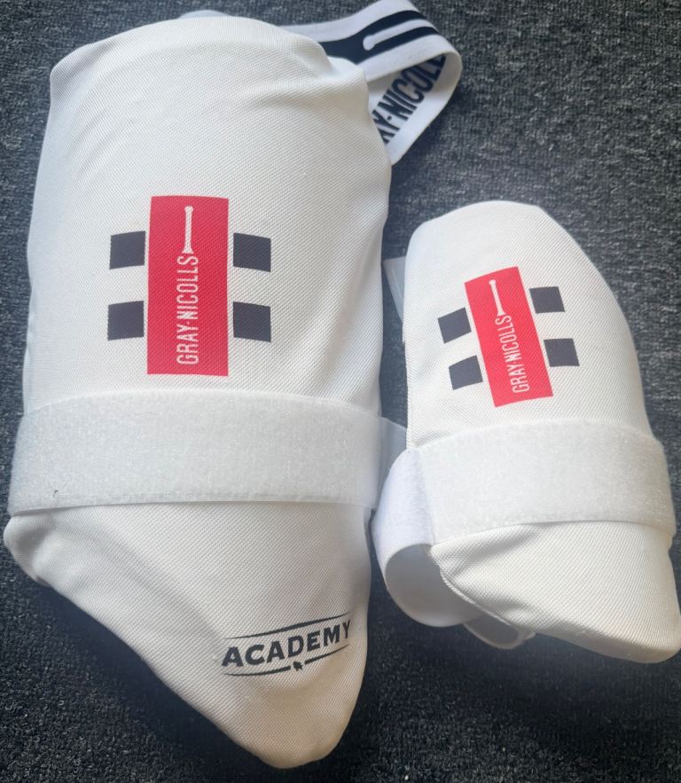 Grey Nicolls Academy Thigh Pad – RH Adult (Almost New)