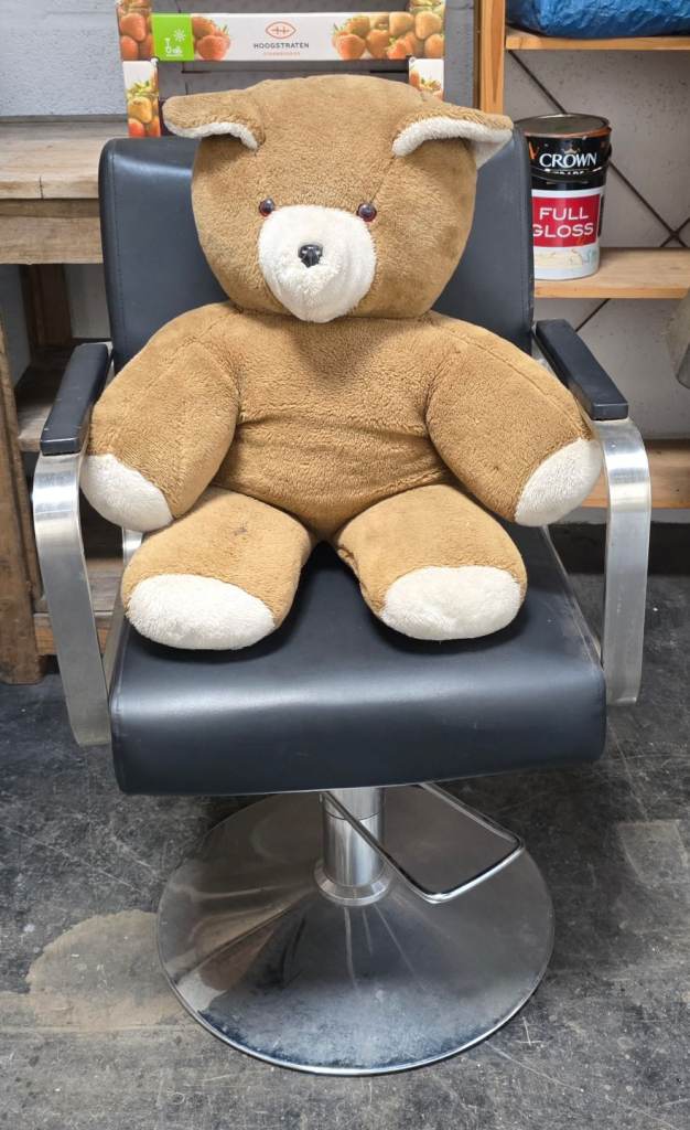 Salon / Barbershop chair