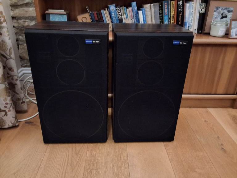 2 pioneer CS-767 HiFi LOUDSPEAKERS