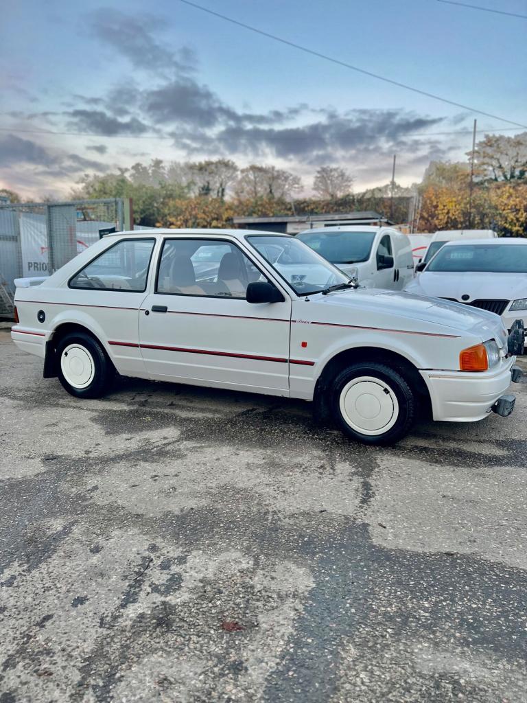 1990 Ford Escort 1.3 Popular 3dr HATCHBACK Petrol Manual