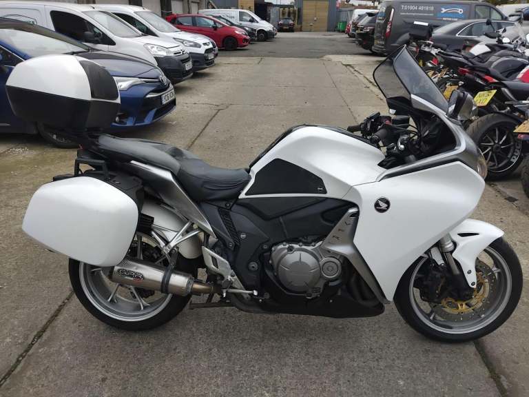 2011 11 HONDA VFR 1200 F-A WHITE VFR1200F FULL LUGGAGE SPORTS TOURER NEW MOT