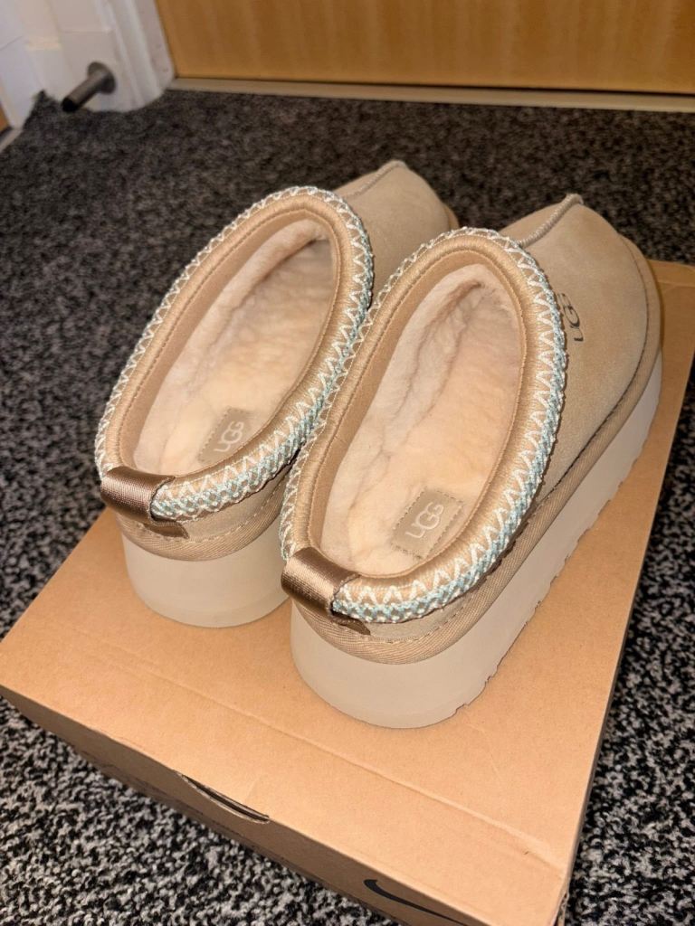 Ugg slippers 