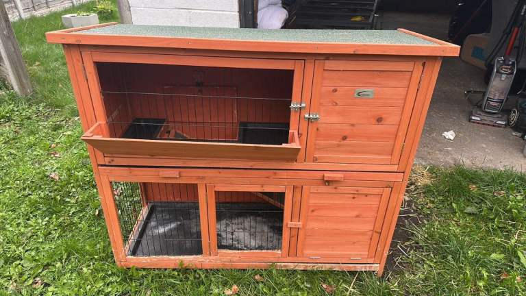Large Wooden Rabbit Hutch – Good Condition