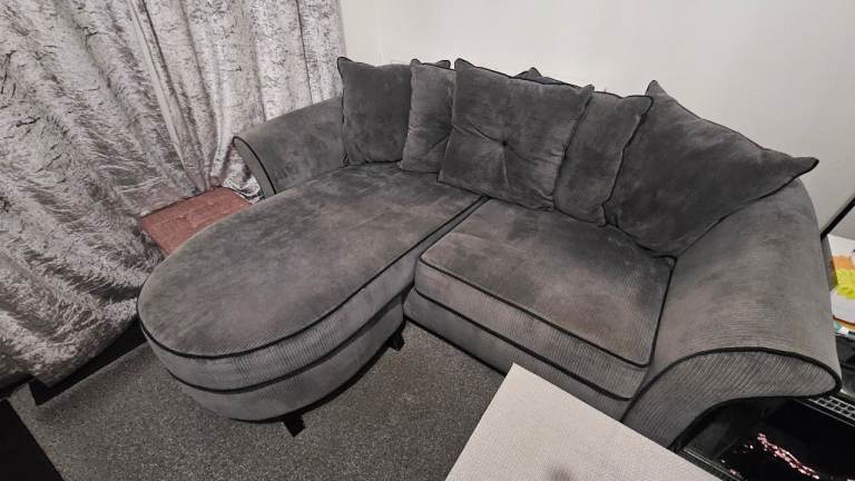 Grey Corner Sofa with Chaise Lounge – Good Condition