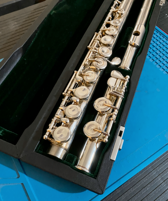 Pearl PF-505 Flute with Hard Case – Excellent Condition