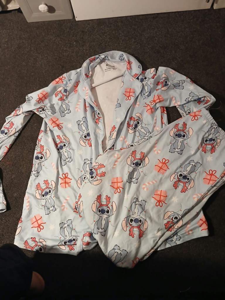 Primark Stitch Christmas Pyjamas – Kids 12-13 YRS, As Good As New