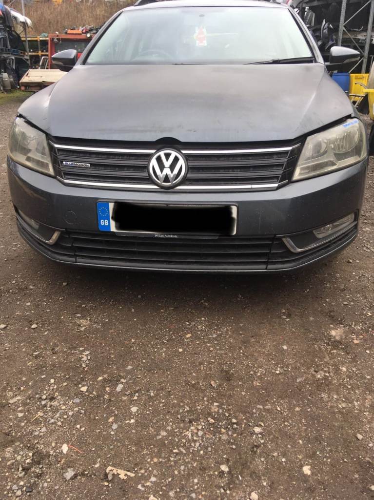 VW PASSAT 2013 GREY 1.6 CAYC DIESEL BREAKING / SPAIRS / REPAIRS 