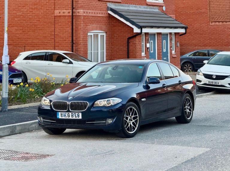 2011 BMW 520D Sport Edition 184 LCI 6 Speeds. 