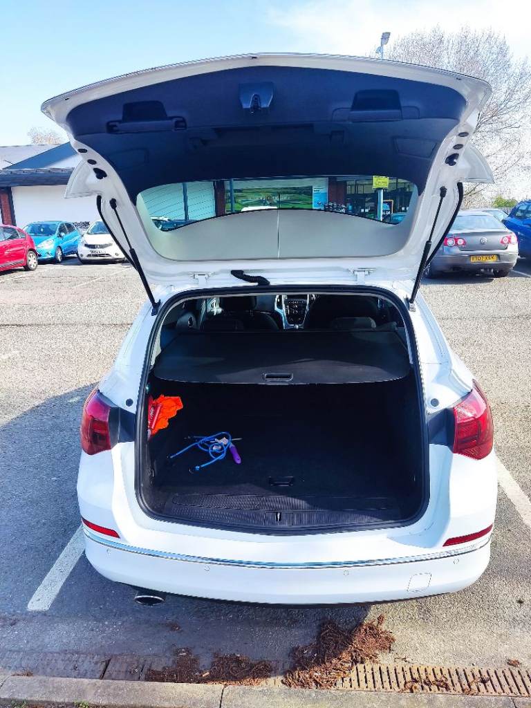 Vauxhall, ASTRA, Estate, 2014, Semi-Auto, 1956 (cc), 5 doors