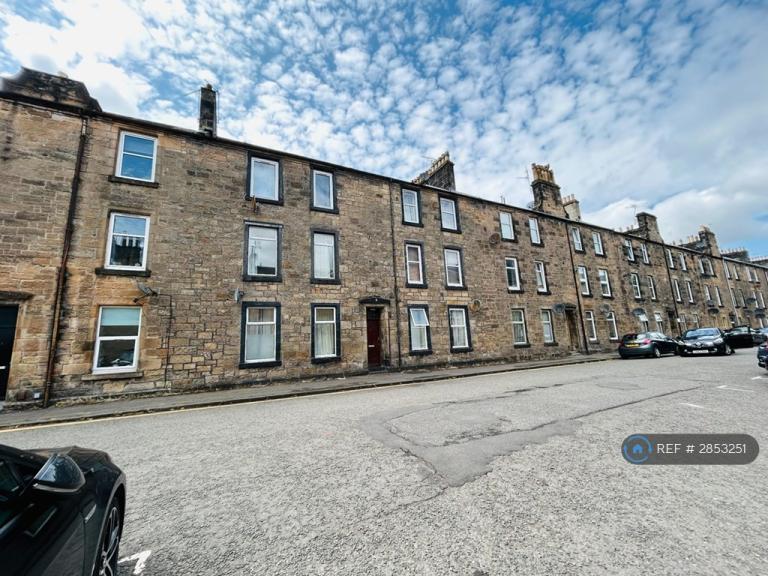 2 bedroom flat in Bruce Street, Stirling, FK8 (2 bed) (#2853251)