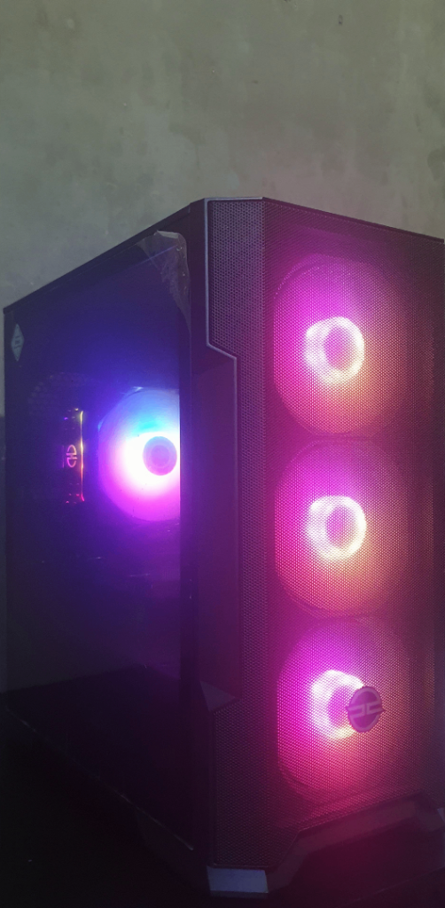 Mid-end gaming PC with monitor