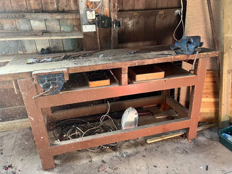 eavy duty wood workbench 7ftx 3ft incl vices