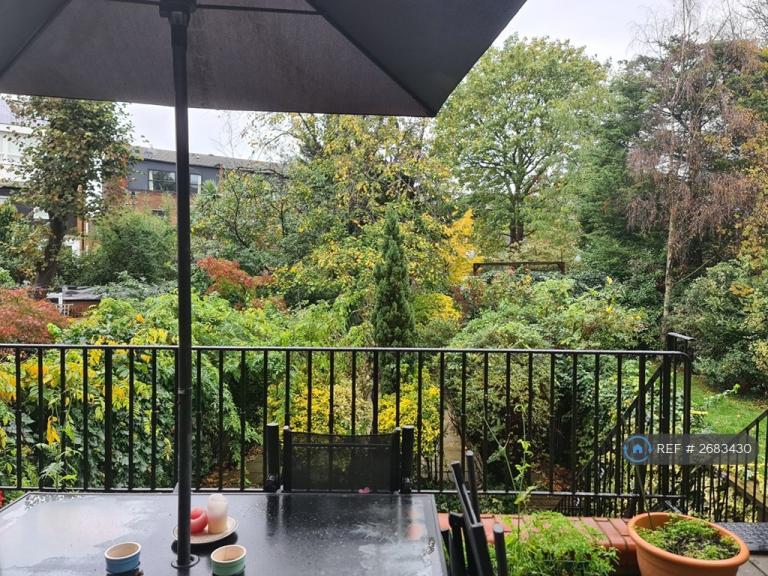 2 bedroom house in Victoria Rise, London, NW6 (2 bed) (#2683430)