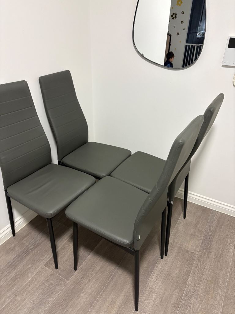 image for 4 dining table chairs 