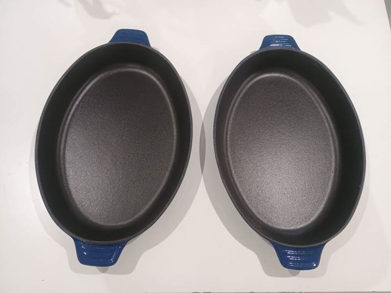 2 x Blue Cast Iron Non Stick Oven Baking Roasting Trays Dishes Pans