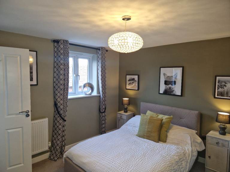 Double Room in Modern Home 