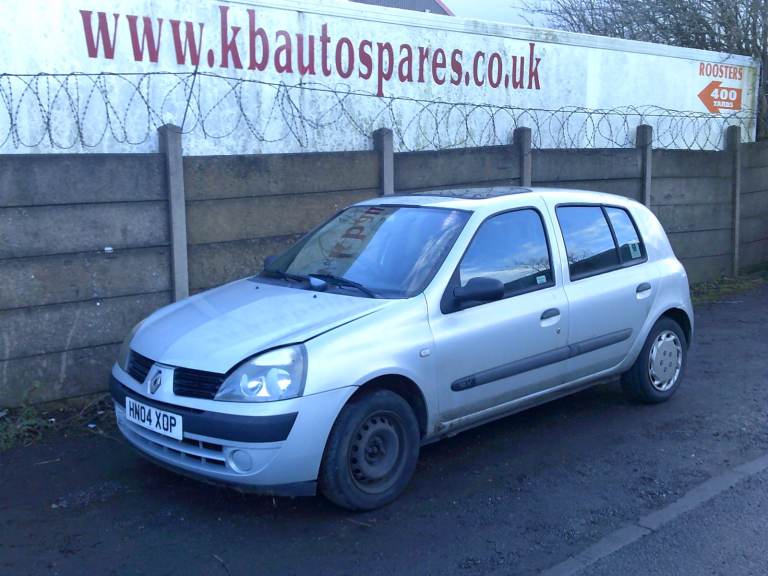 breaking for spares renault clio 2004 1.2 p 