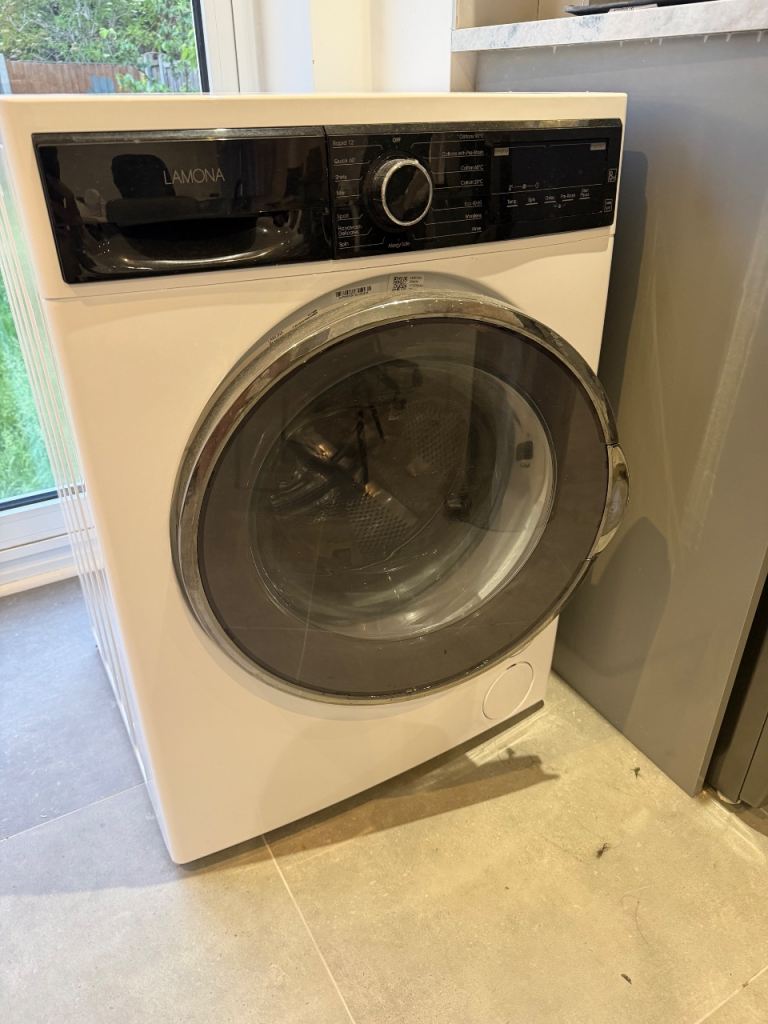 LAMONA FLM8701 Front-Loading Freestanding Washing Machine White Clean Filter