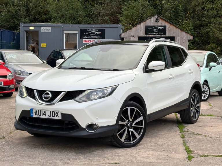 2014 Nissan Qashqai 1.5 dCi Tekna 5dr HATCHBACK Diesel Manual