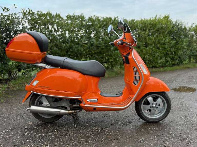  Piaggio VESPA GT200L Manual