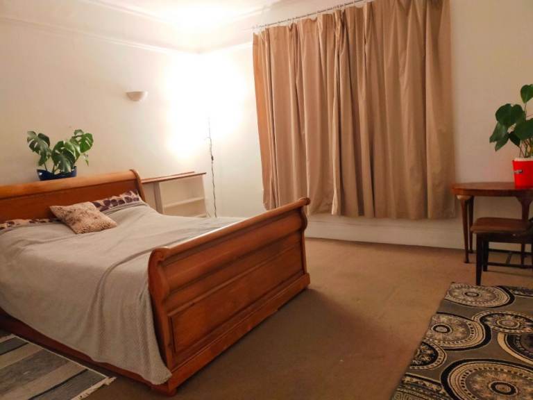 LARGE DOUBLE BEDROOM HOUSING CO-OP SHARED HOUSE BROMLEY NORTH