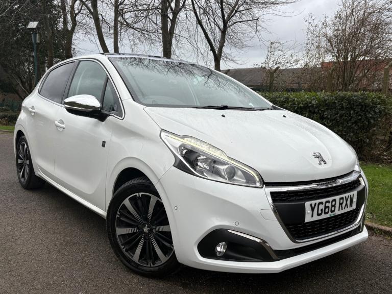 2018 Peugeot 208 1.2 PureTech 82 TECH EDITION 5DR 2018 (68) *FULL SERVICE HISTORY HATCHBACK Petro...