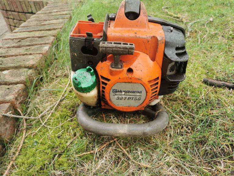 Husqvarna telescopic pole pruner saw