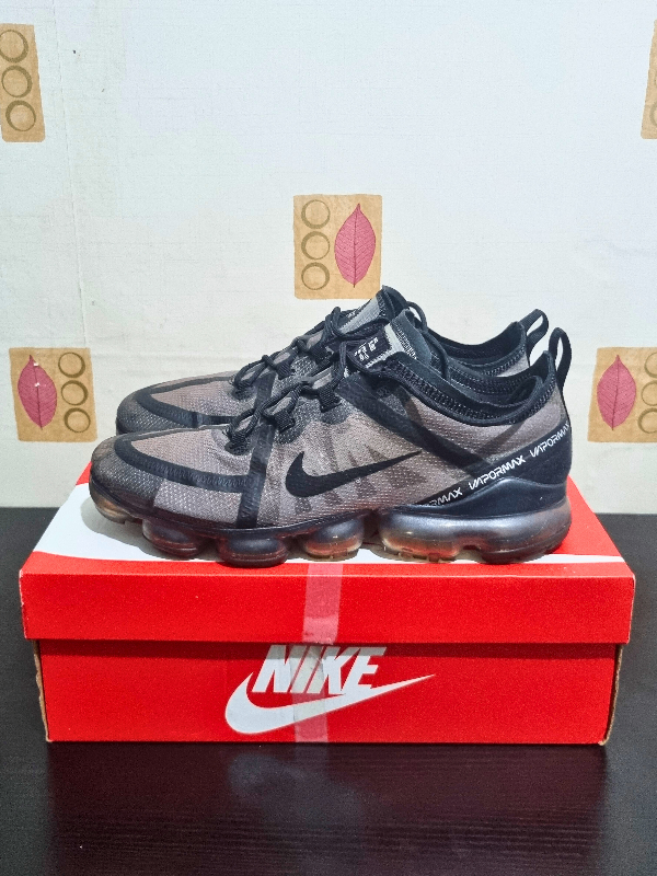 image for Nike Air VaporMax 2019 Triple Black with Box (AR6631-004) - UK Size 9 - Good Condition