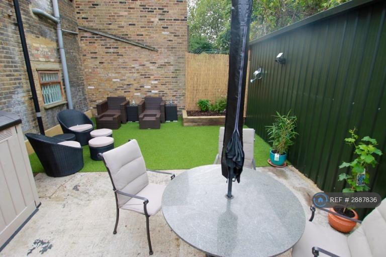 4 bedroom house in Camden Mews, London, NW1 (4 bed) (#2887836)