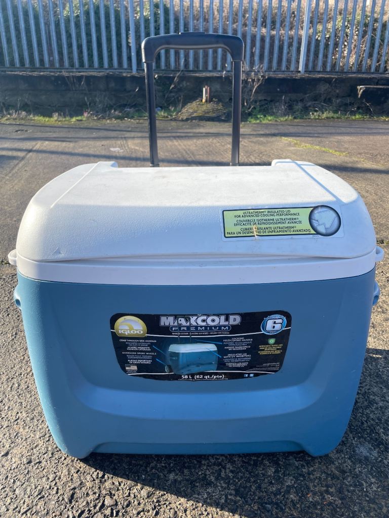 Igloo Max Cold Premium 58L mobile cool box 