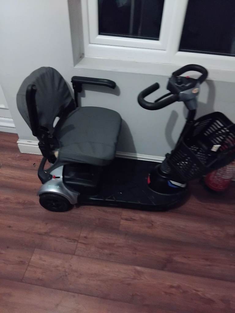 Albize trident mobility scooter pretts wood £175 