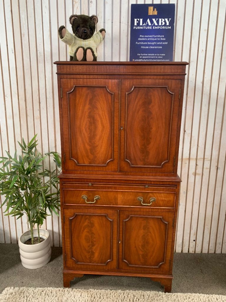 Vintage Flame Mahogany Cocktail Drinks Cabinet Mirrored Interior Glass Shelves