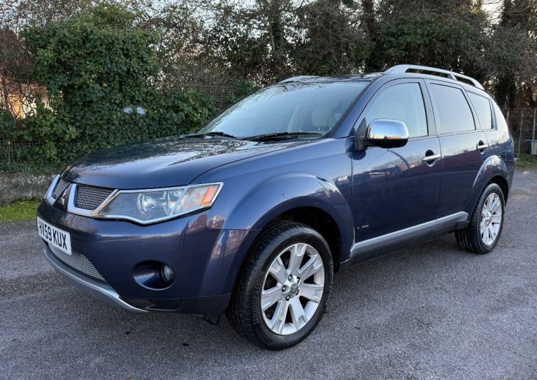 Mitsubishi Outlander Diamond 2.2 TiD - 7 Seater Manual