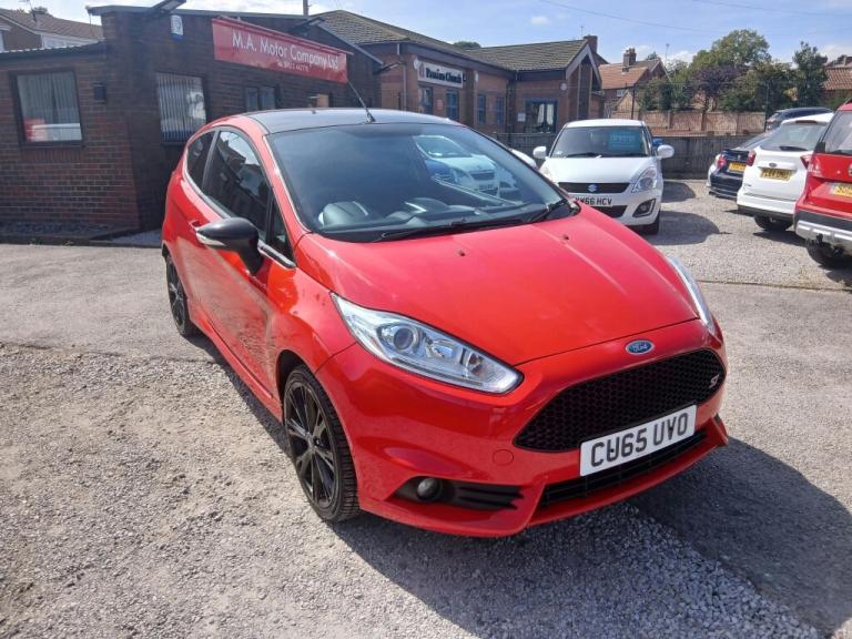 2016 Ford Fiesta Zetec S Red Edition ** low road tax ** Hatchback Petrol Manual
