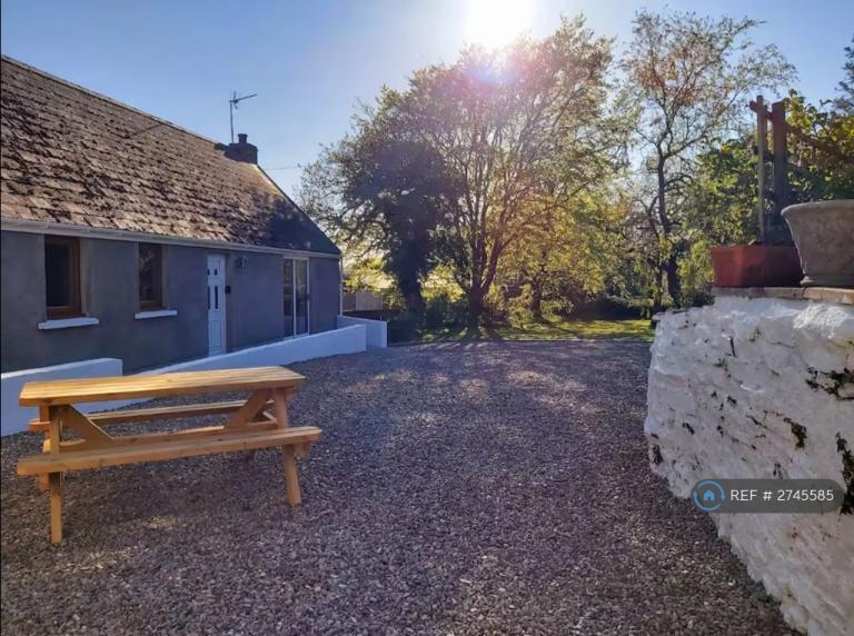 2 bedroom house in Lawrenny, Kilgetty, SA68 (2 bed) (#2745585)