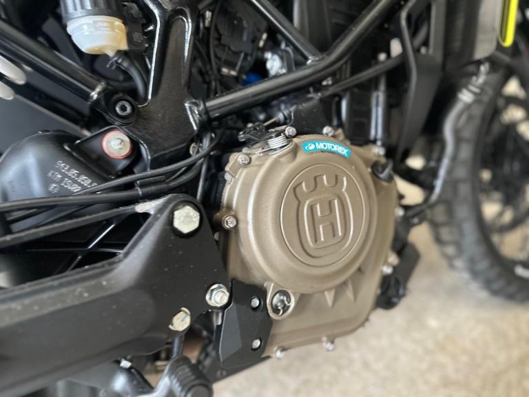 STUNNING ONE OWNER 2023/23 HUSQVARNA SVARTPILEN 401 MOTORYCYCLE