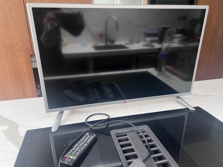 32” LG tv