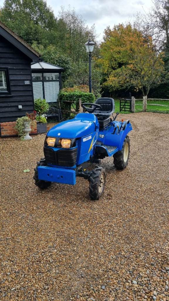 New Holland Tz24d compact tractor 4wd 2014 for mower etc..