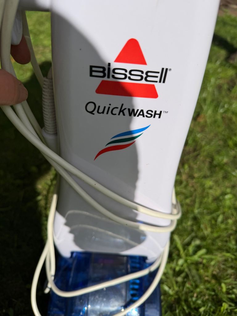 Bissell QuickWash Carpet Cleaner – Good Condition