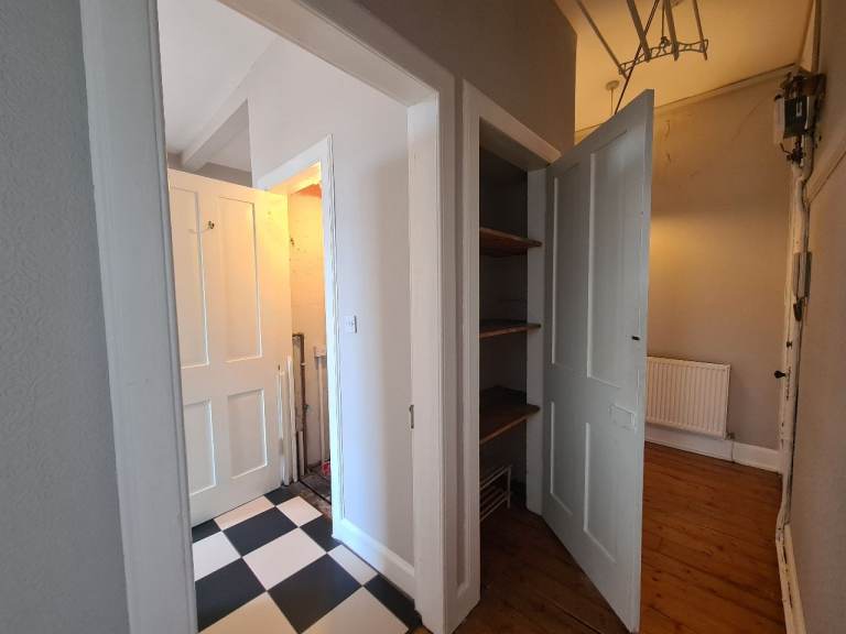 1 bedroom unfurnished flat, Hawthornvale, Trinity 