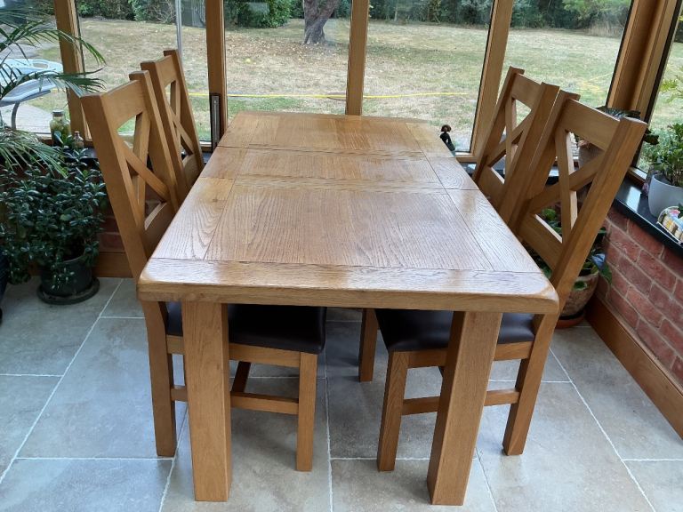 Oak Dining Table and 4 chairs 