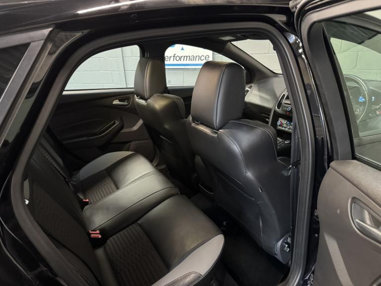 FORD FOCUS 2.0 T EcoBoost ST-2 Black Manual Petrol 2016
