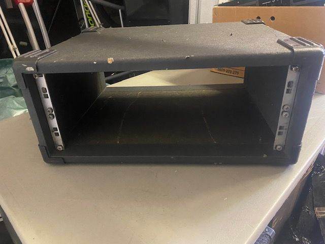 FLIGHT CASE - 4u OPEN ENDED - GOOD CONDITION - 19 INCH RACK MOUNTING 4u SIZE - ONLY £30