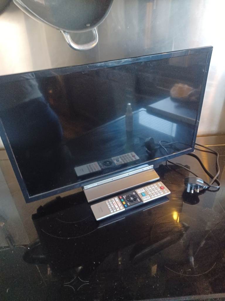 Toshiba 24 inch smart TV  Model 24wk3c63db  