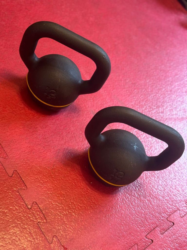 Pair of 12 kg kettlebells from decathlon 