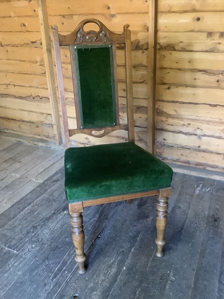 Victorian walnut upholstered green velvet art nouveau chair with turned supports 