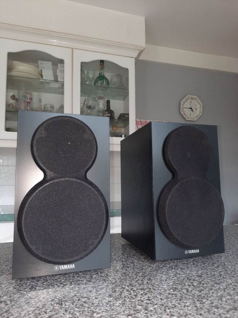 Yamaha NS BP150 bookshelf speakers 